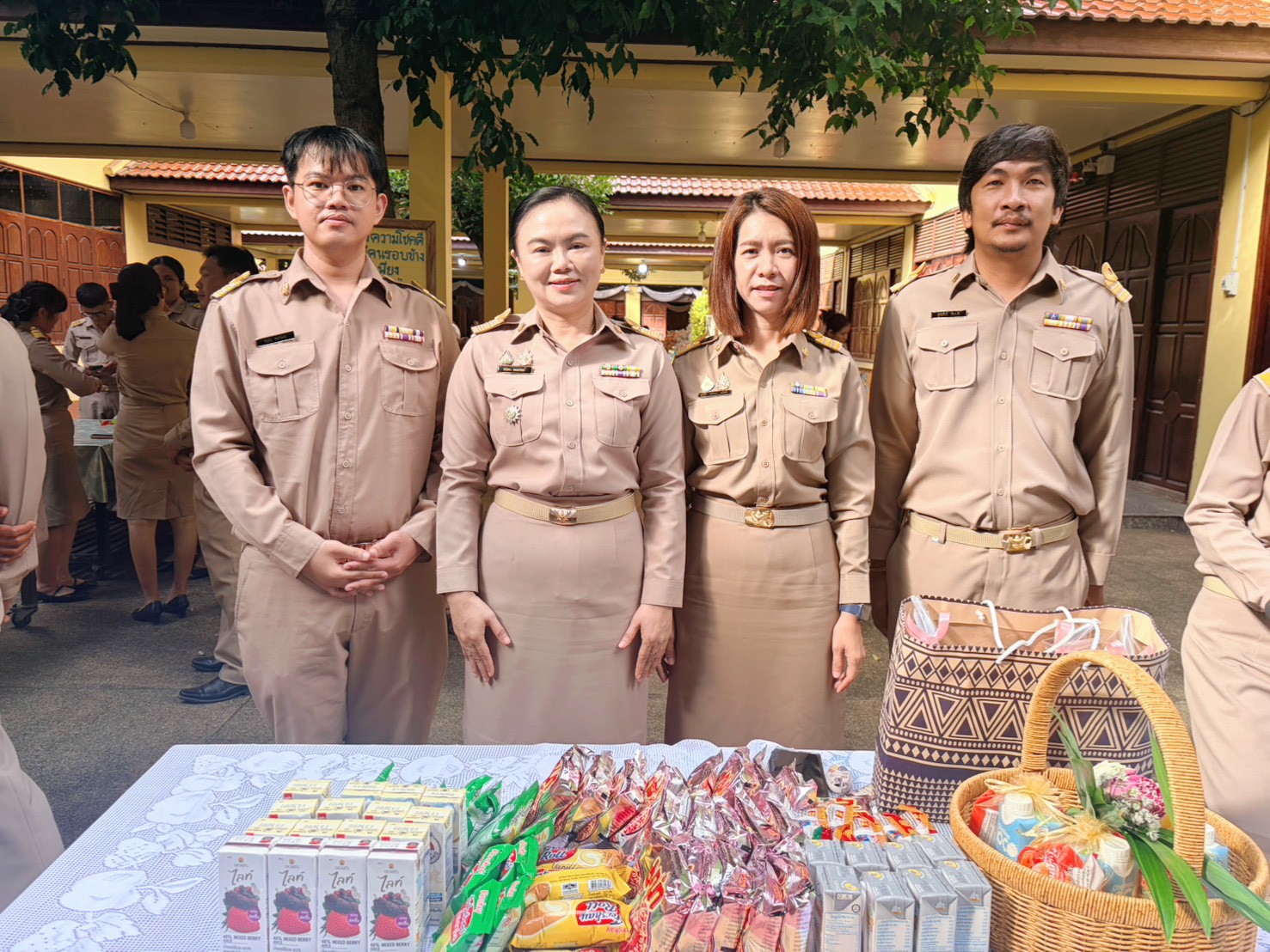 title - สำนักงานการปฏิรูปที่ดินจังหวัดเพชรบูรณ์ร่วมประกอบพิธีเจริญพระพุทธมนต์และตักบาตรถวายพระกุศล สมเด็จพระเจ้าน้องนางเธอ เจ้าฟ้าจุฬาภรณวลัยลักษณ์ อัครราชกุมารี กรมพระศรีสวางควัฒน วรขัตติยราชนารี เนื่องในวันคล้ายวันประสูติ